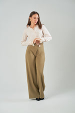Signature buckle pant