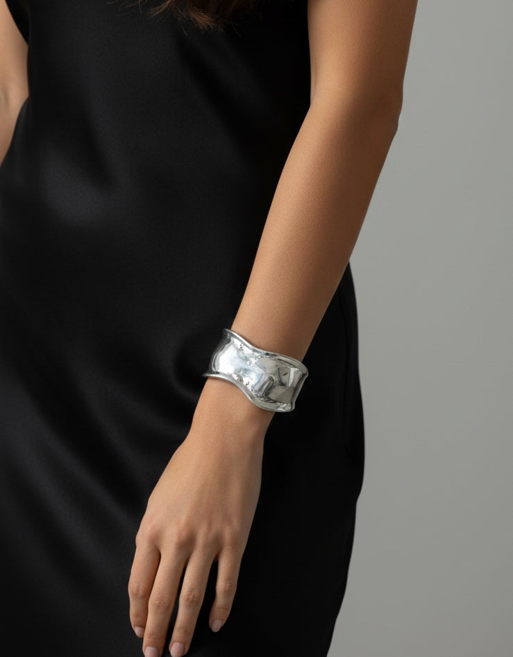 Wavy Bangle