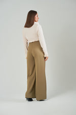 Signature buckle pant
