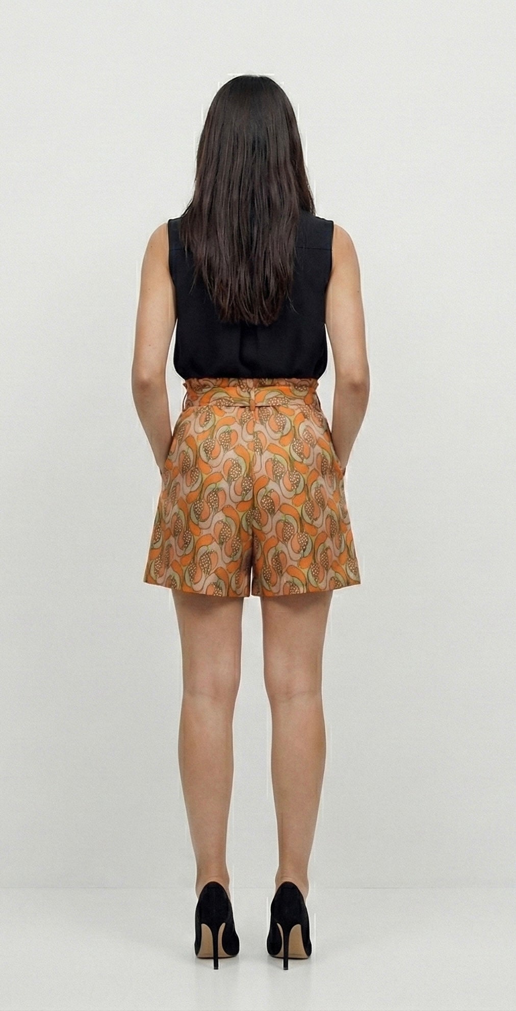Short waist gather trouser