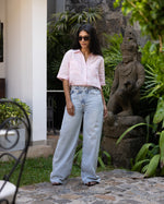 Twist closure jean